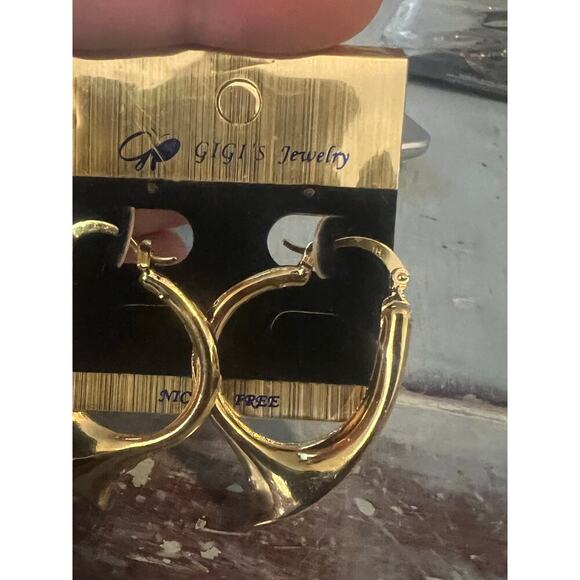 Gigi's Jewelry Golden Pierced Hoop Earrings Nickle Free Classic Retro Feminine - Picture 3 of 7